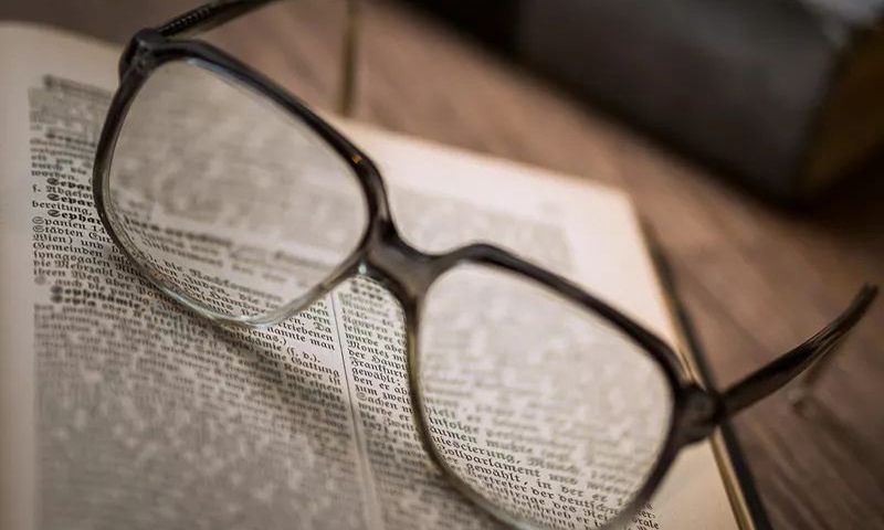選準(zhǔn)老花鏡品牌，讓老花眼遠近清晰，少花冤枉錢