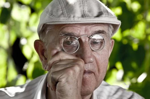 如何購買一副好的老花鏡？