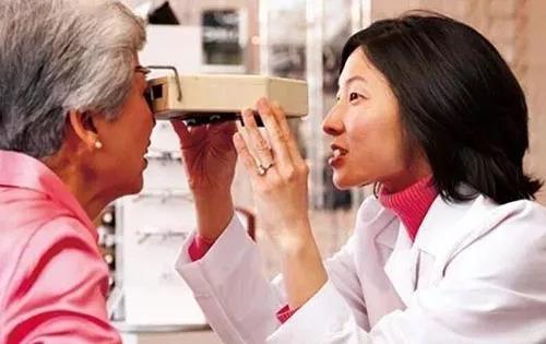 老花眼鏡怎么配更好？