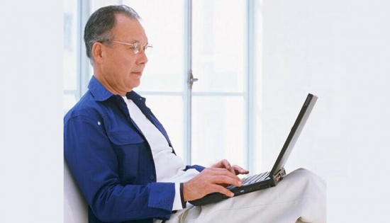 美麗島：扔掉單焦換戴多焦鏡，在國(guó)內(nèi)掀起了一場(chǎng)“換戴”革命。