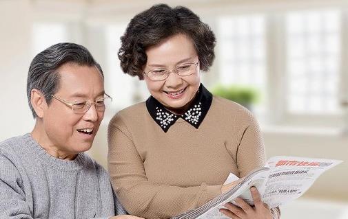 中老年人配老花鏡，記著這3點益于眼健康