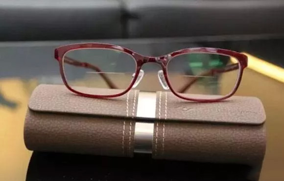 美麗島老花鏡：老年人避免眼疲勞，老花鏡如何選擇？