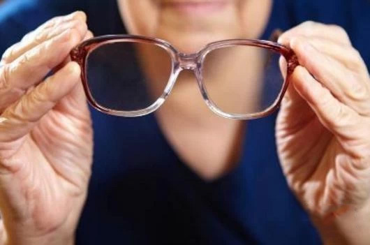 怎樣挑選適合老人的老花鏡? 怎樣挑選適合老人的老花鏡?